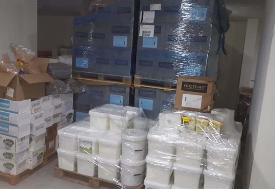 اقفال مستودع بالشمع الأحمر في الشويفات