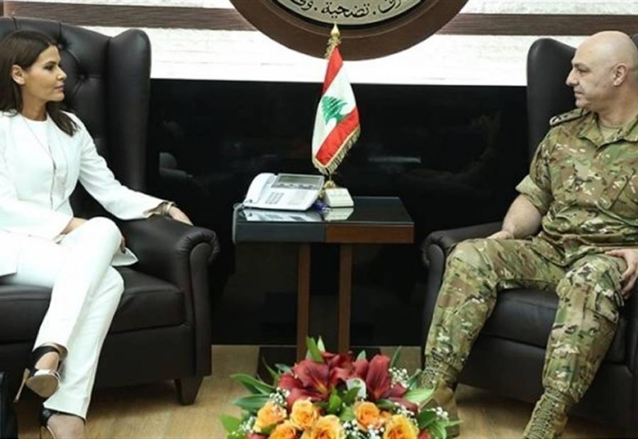 ستريدا جعجع تزورُ قائد الجيش 
