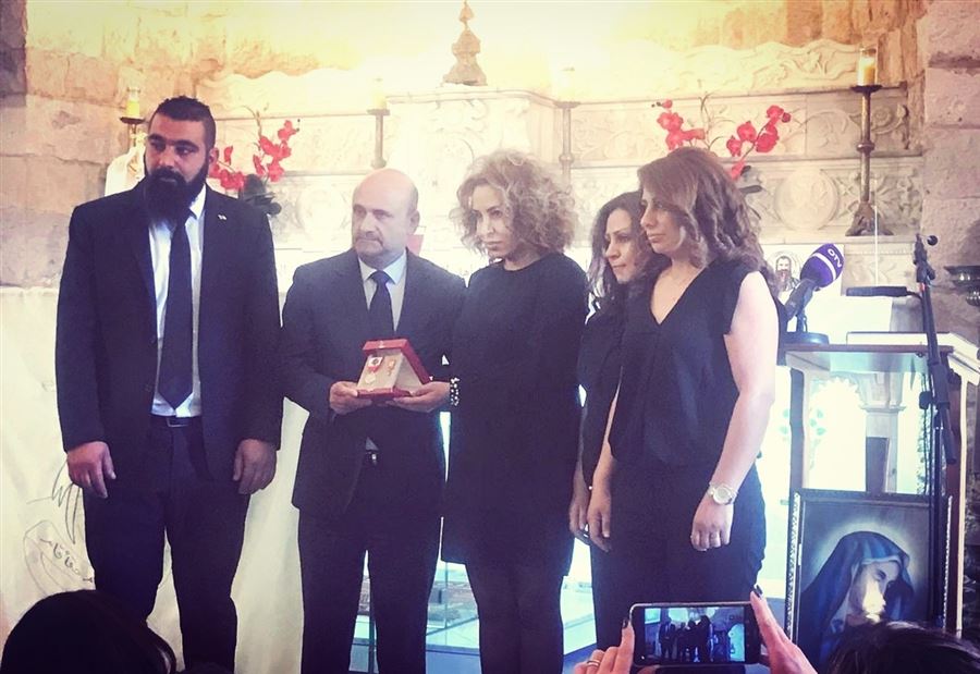وسام الاستحقاق الفضي للمصارع الراحل ابي خليل وسام الاستحقاق الفضي للمصارع الراحل ابي خليل