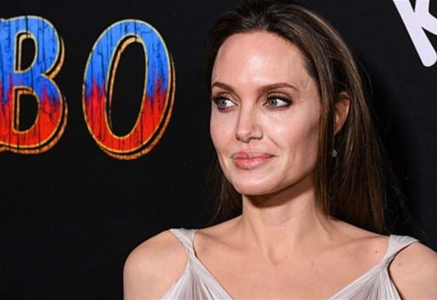 مستغلاً وضع أنجلينا جولي... طبيب يعتدي على 90 مريضة