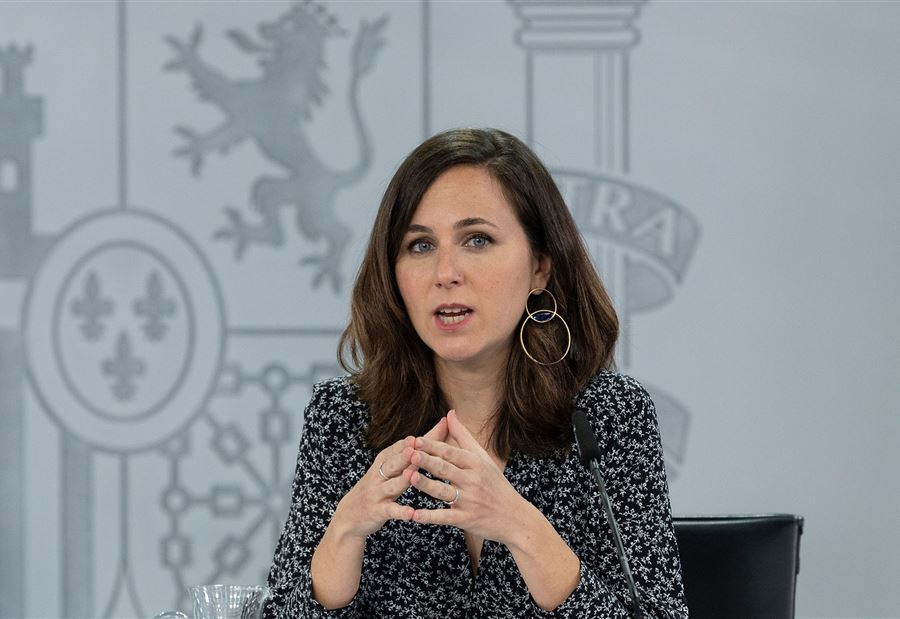 "لتقديم نتنياهو للمحكمة الجنائية الدولية"... وزيرة أوروبية تنتفض!