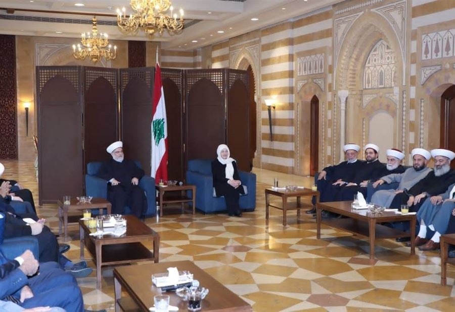 تفاصيل لقاء بيت الوسط مع مفتيي المناطق!