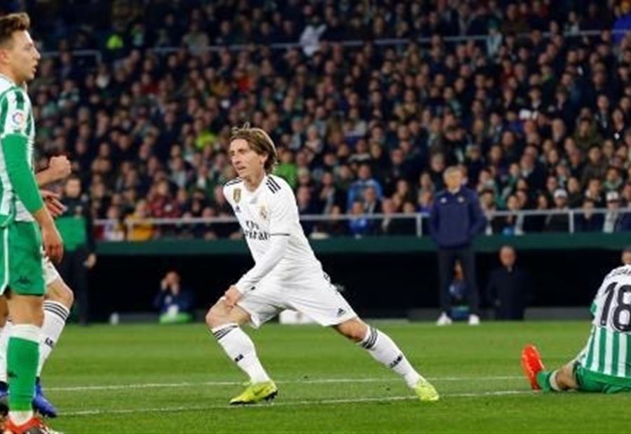 سيبايوس ينقذ ريال مدريد بالوقت القاتل سيبايوس ينقذ ريال مدريد بالوقت القاتل