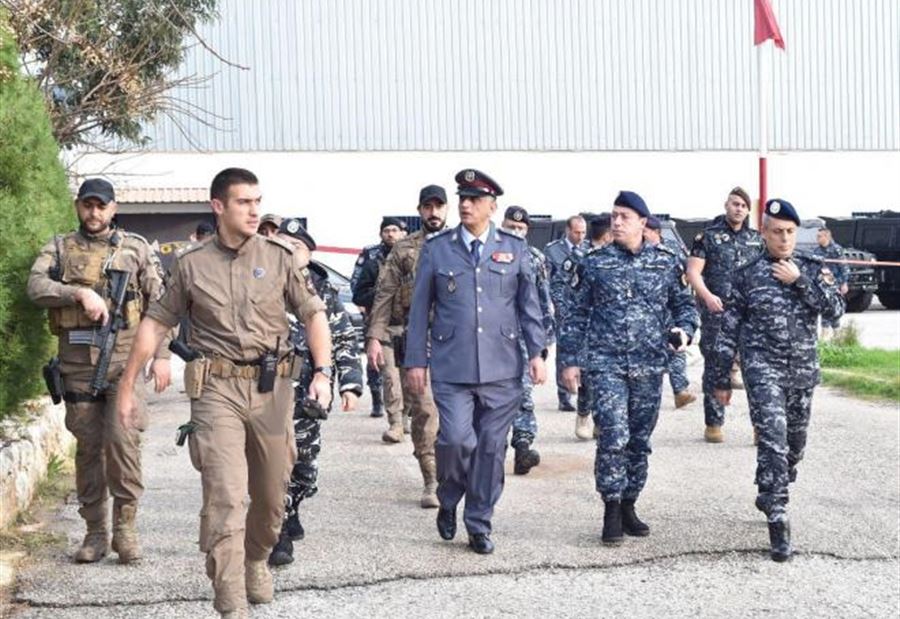 طلبٌ من اللواء  عثمان الى عناصر مكافحة الشغب 