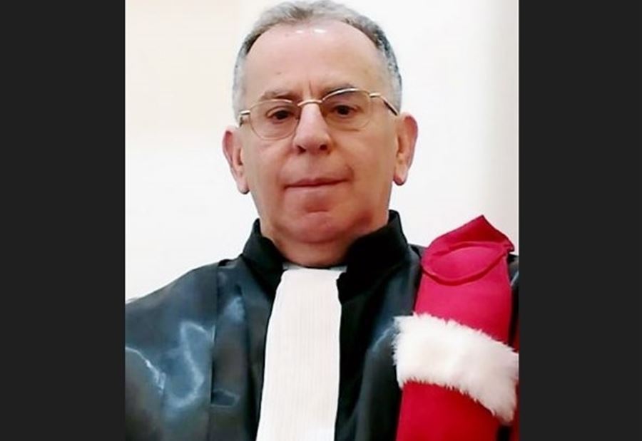 "الأمر يحتاج إلى وقت"... ماذا أبلغ الحجار أهالي شهداء المرفأ؟! 