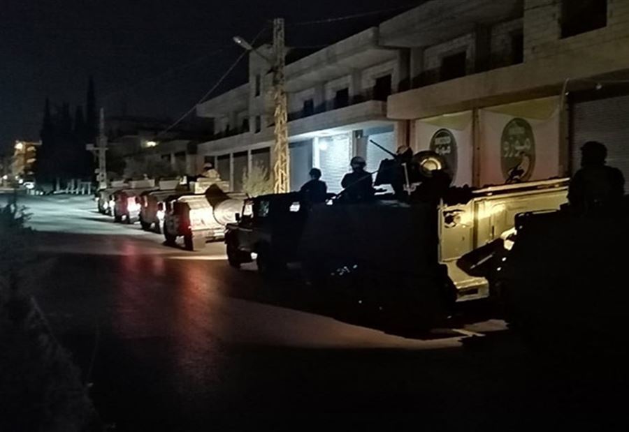 بالصور: دهم منازل مطلوبين ببعلبك... وضبط مخدرات وكبتاغون