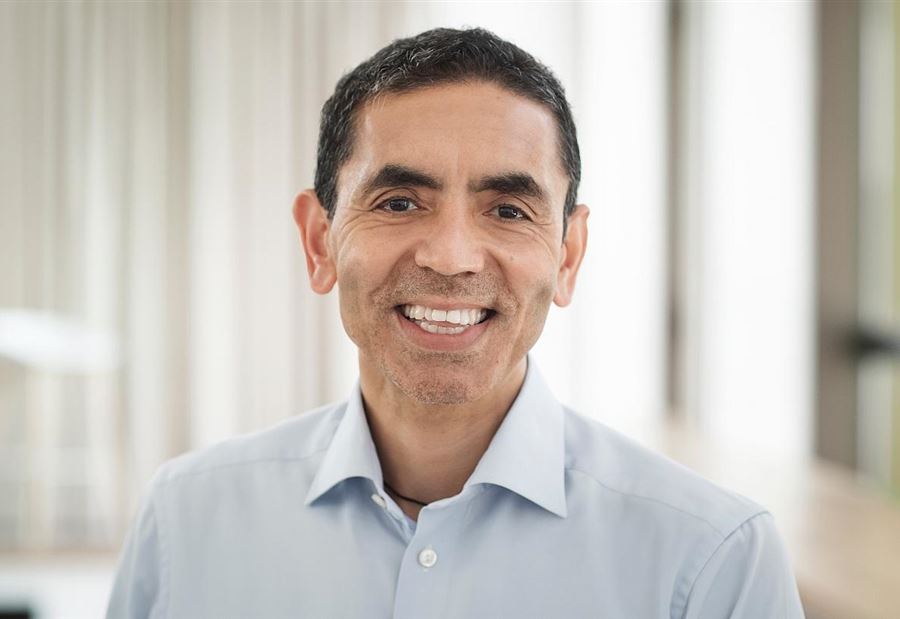 مخترع لقاح "فايزر" يحدد موعداً لإنتهاء جائحة كورونا...