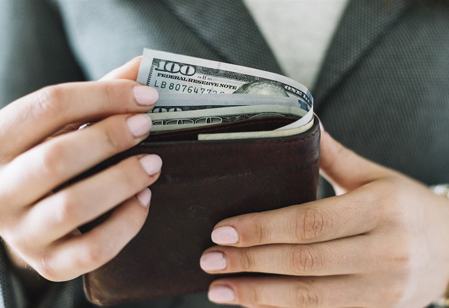 مجددًا... إرتفاع سعر الدولار في السوق السوداء