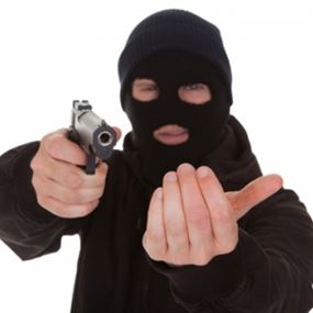 4 مسلحين سلبوا مواطنا في بر الياس