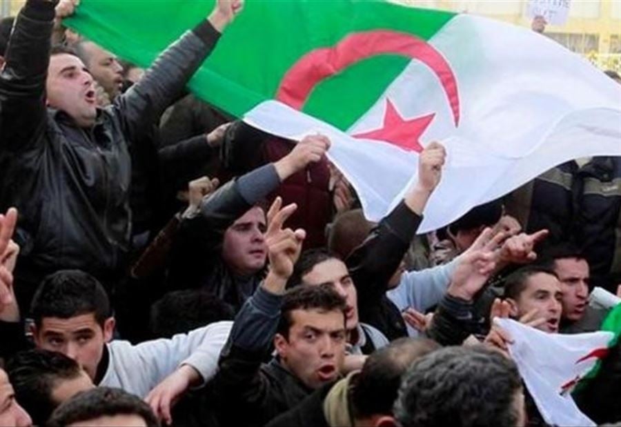 السلطات الجزائرية تغلق محطات المترو والـ "ترام"