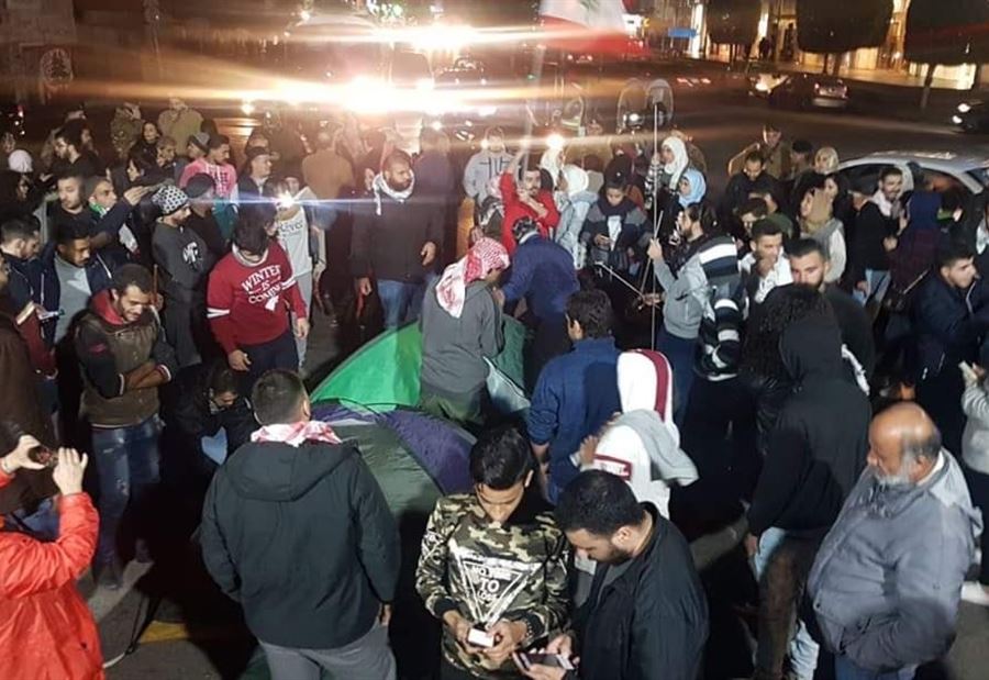 بالفيديو: 5 جرحى باشكال بين الجيش ومحتجين في صيدا 