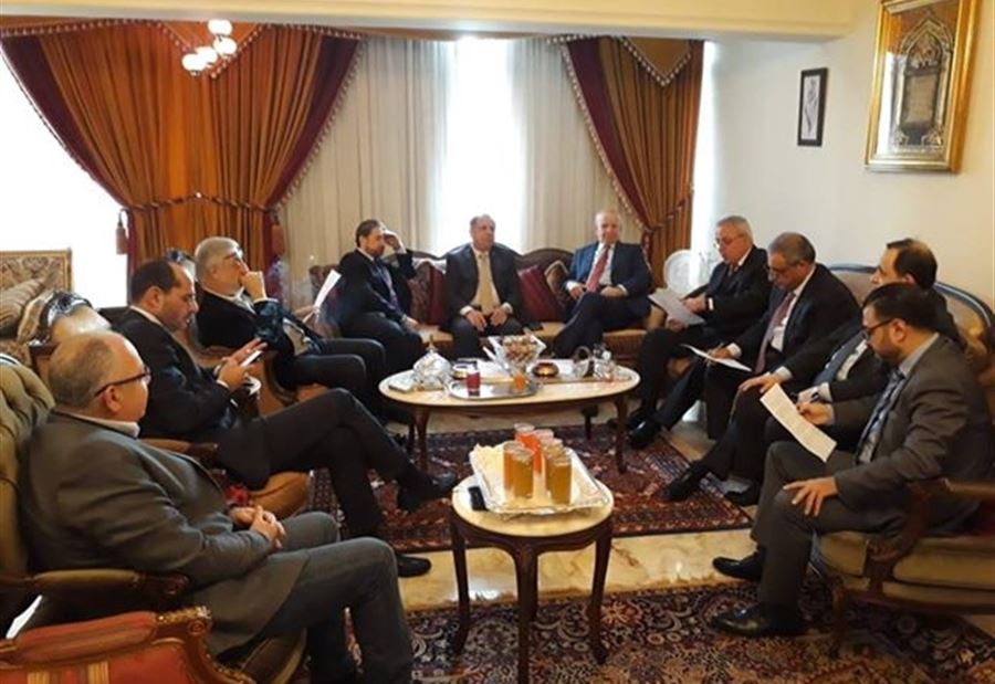 اللقاء التشاوري: "صفحة جديدة بعد تأليف الحكومة"
