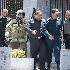 الاستخبارات الإيرانية تفكك جماعتين مسلحتين غرب البلاد