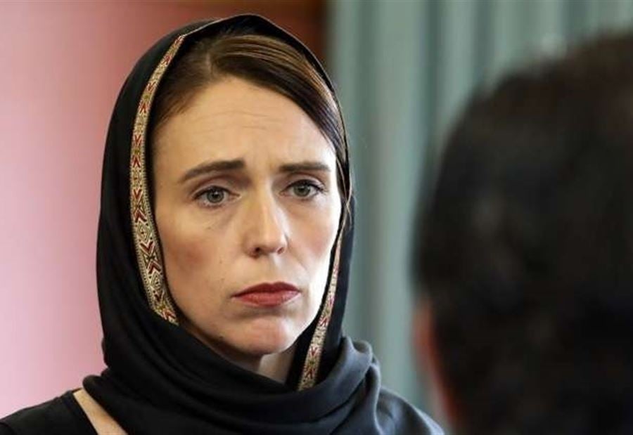 بالصور: رئيسة وزراء نيوزيلندا "تتحجّب" تضامنا مع ذوي ضحايا المسجدين