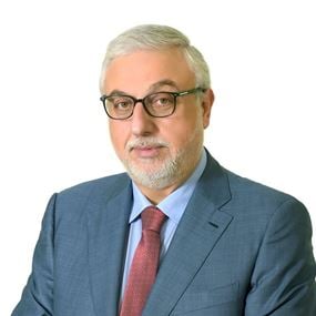 بخاري يتقرّب من سنة 8 آذار؟