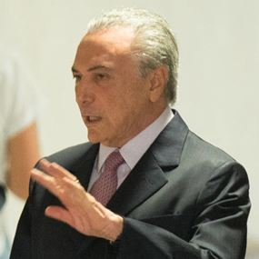 هكذا تستعد بلدة ميشال تامر للاحتفال بتوليه الرئاسة هكذا تستعد بلدة ميشال تامر للاحتفال بتوليه الرئاسة
