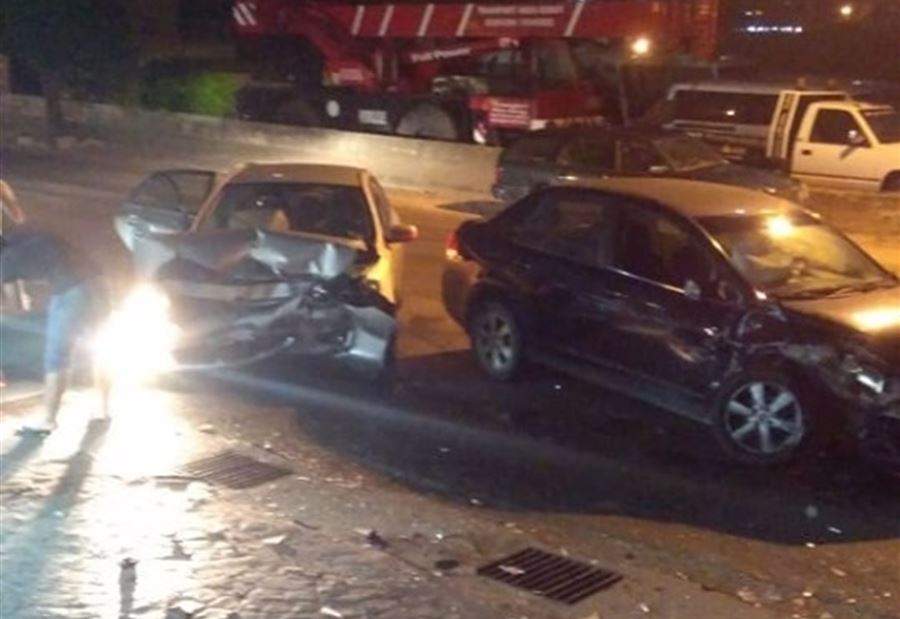 بالصور: جرحى بحادث سير في عين علق