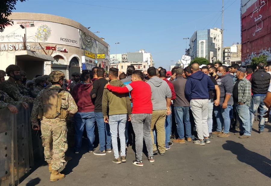حاول إحراق نفسه خلال اعتصام في طرابلس  حاول إحراق نفسه خلال اعتصام في طرابلس