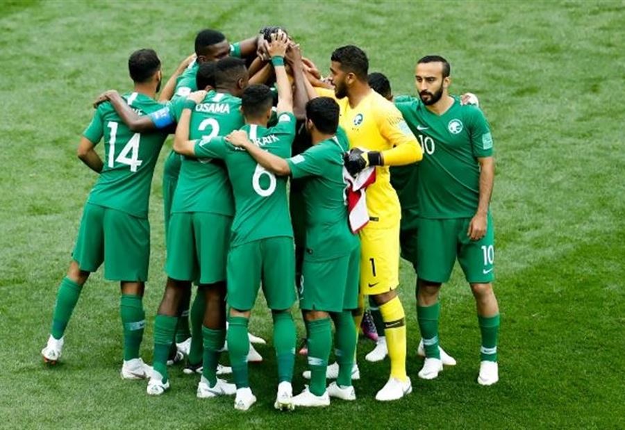 قبل ساعات على المباراة... أجواء مضطربة تعصف بالمنتخب السعودي