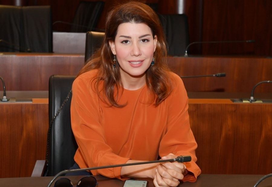 يعقوبيان: هل يعقل أن يطبق القانون على إمراة  لا ملجأ يأويها؟