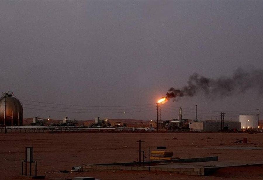 بعد الهجوم.. "أرامكو" تستأنف ضخ النفط من محطتي الرياض