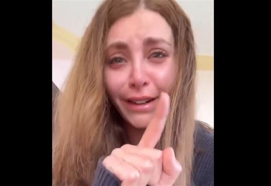 "أجانب اقتحموا بيوتنا"... فنانة سورية تفضح تفاصيل "مذبحة الساحل" (فيديو)