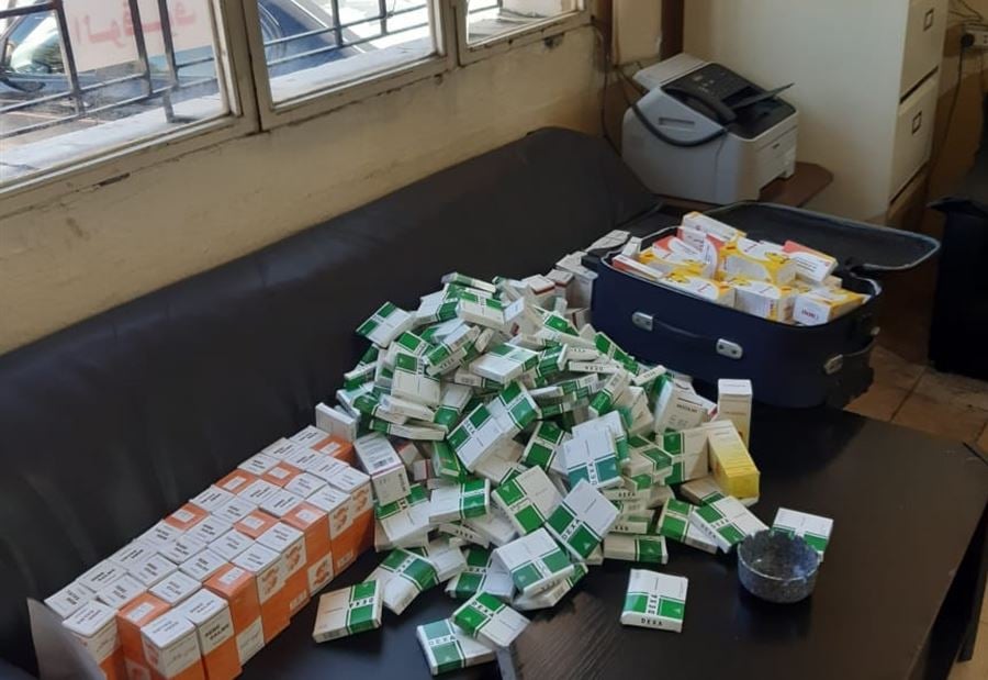 "الجمارك" تضبط سيارة سورية محملة بأدوية مهربة