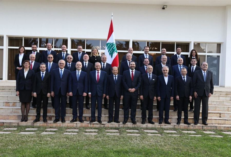 وزير "يكسر العطلة"