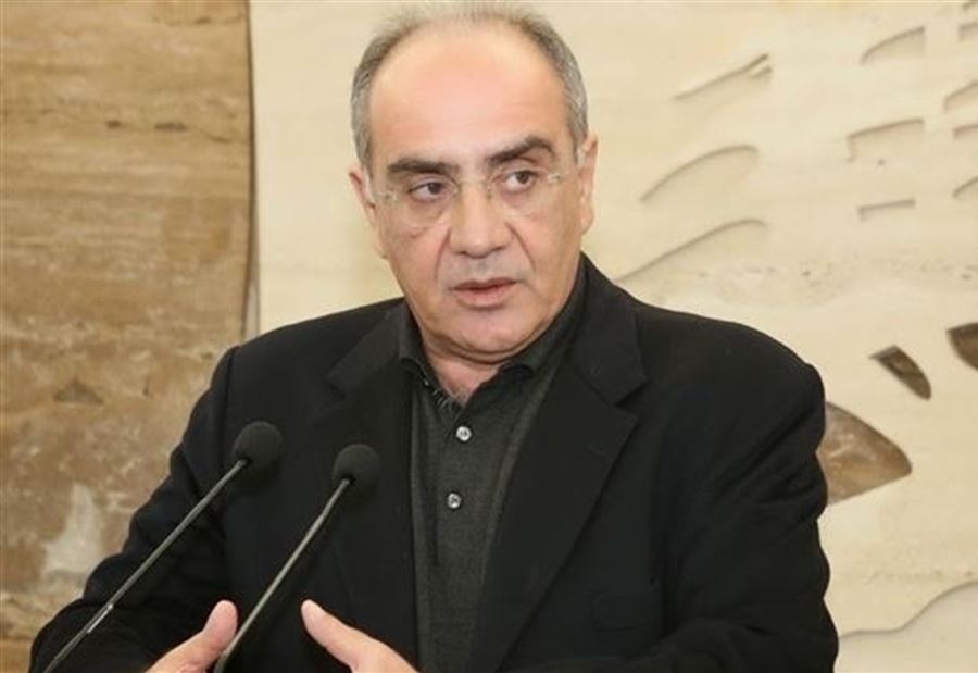 من سعيد إلى "من يَحنُّ لعودة فرنسا"
