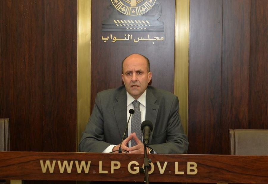 عون: "يللي بيزعل على مهلو بيرضى"!