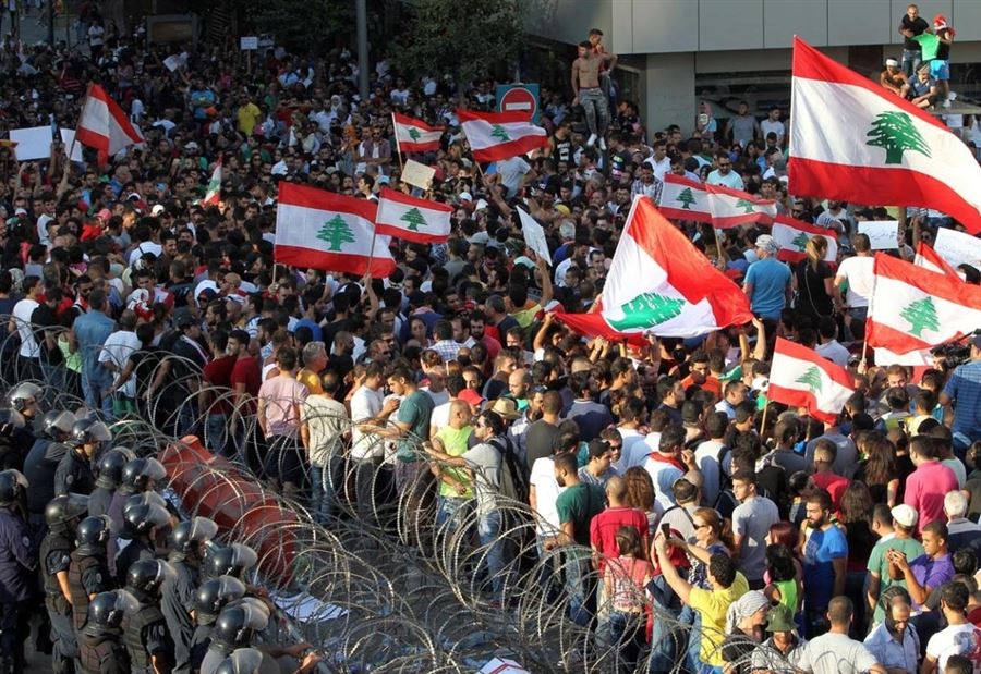 "بلومبرغ" تكشف: دول الخليج رفضت مساعدة لبنان 
