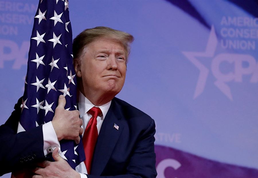 ترمب يتهم غوغل بمساعدة الصين ترمب يتهم غوغل بمساعدة الصين