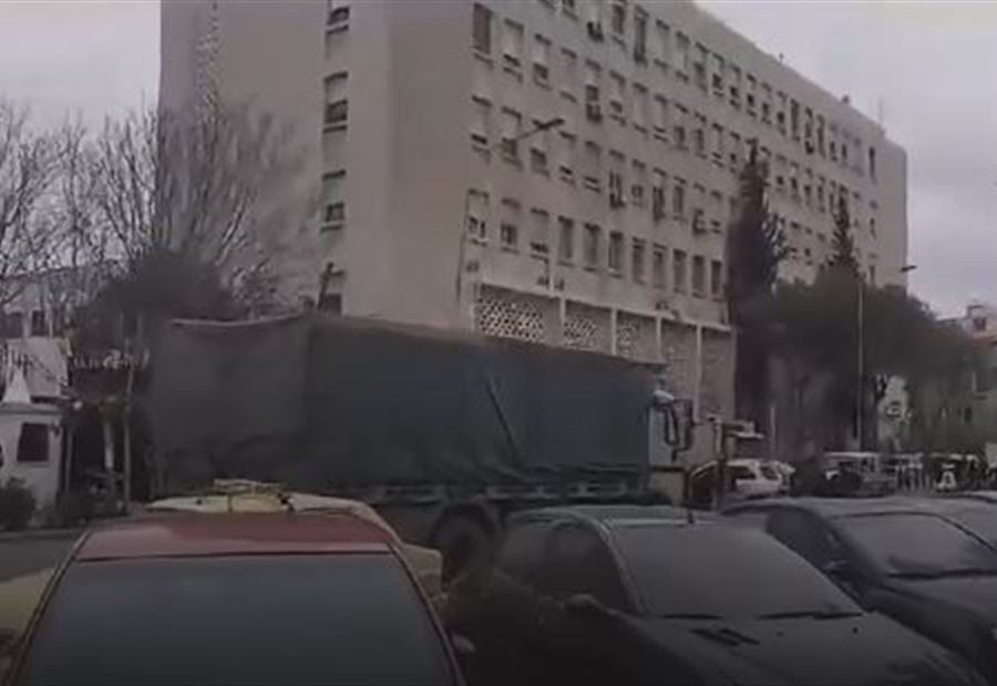 من روسيا إلى دمشق... طائرة شحن تحمل أموالاً سورية (صور)