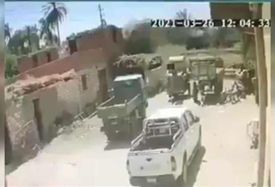 فيديو يحبس الأنفاس... لحظة تصادم قطاري الصعيد