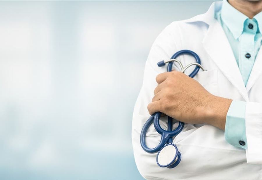 ماذا طلب نقيب الأطباء من رئاسة مجلس الوزراء؟