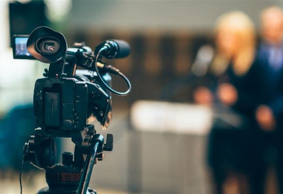 مبلغ طائل مقابل صور جنسية... فضيحة تهز قناة "شهيرة"!