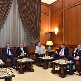 مخزومي ملتقيا وفدا بريطانيا:ضرورة بذل جهود لحل ازمة النازحين 