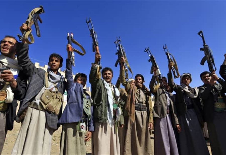 في إطار حق الرد... الحوثيون: استهدفنا سفينة أميركية وأخرى بريطانية