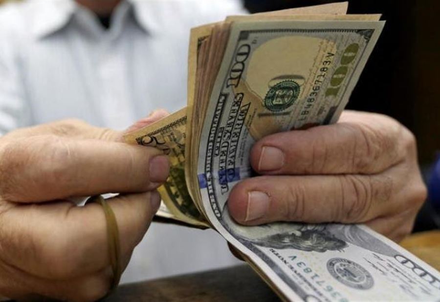 في ظل التظاهرات... كم أقفل دولار السوق السوداء؟