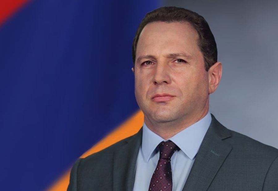 إستقالة وزير الدفاع الأرميني إستقالة وزير الدفاع الأرميني