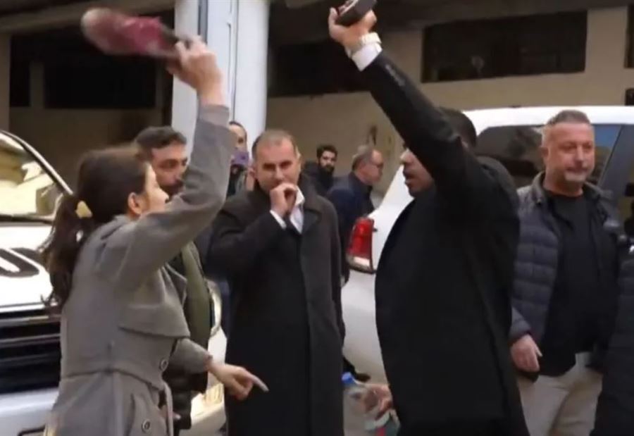بِـ"حذاء"... سورية تهاجم بعثة أممية في سجن صيدنايا (فيديو)