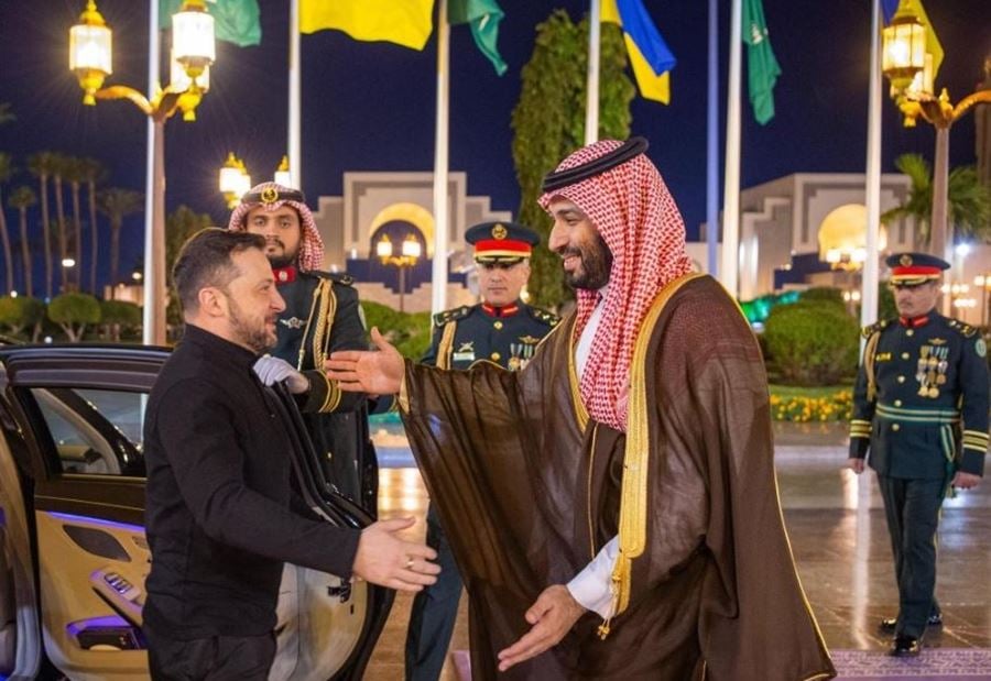 دبلوماسيًا... بن سلمان يسعى للوصول إلى السلام في أوكرانيا