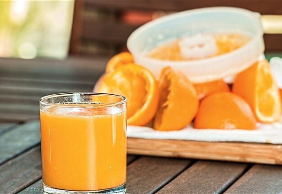 ماذا يحدث لجسمك عند شرب عصير البرتقال بإنتظام؟