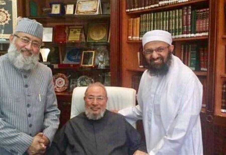صورة للقرضاوي مرتبطة بتفجيرات سريلانكا! صورة للقرضاوي مرتبطة بتفجيرات سريلانكا!