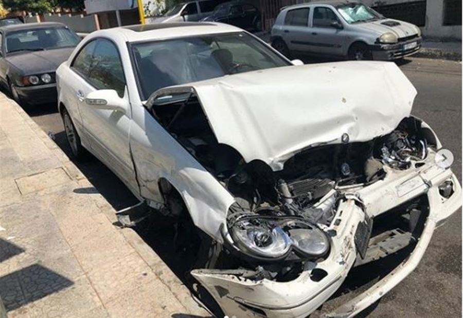 بالصور: فنانة لبنانية تنجو من حادث سير 