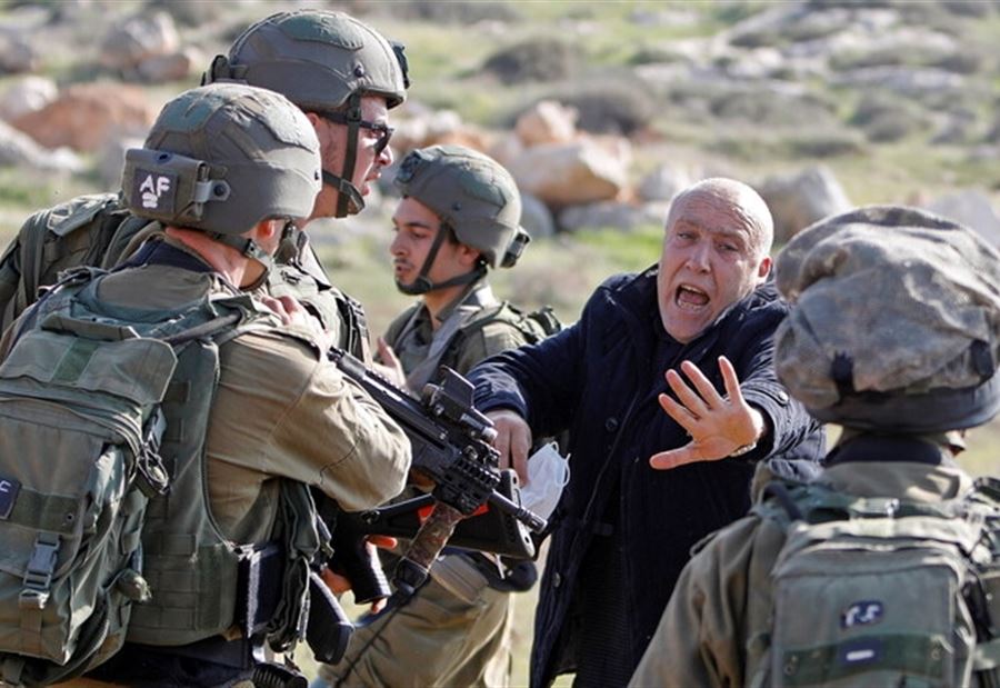 الجيشُ الإسرائيلي يقتحم مُخيم في فلسطين