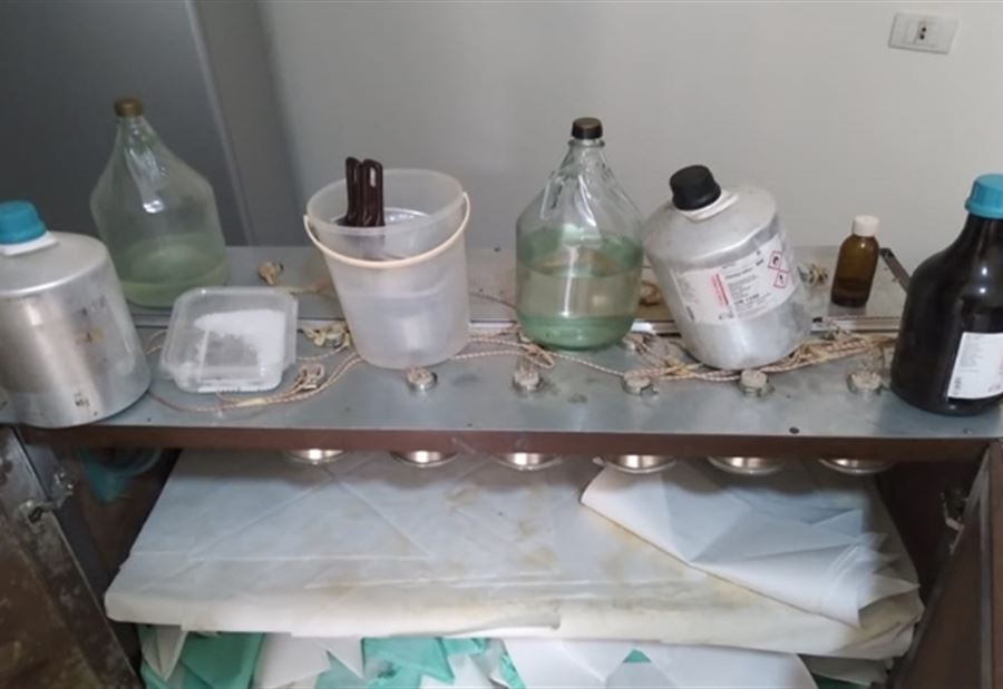 دهم معامل تصنيع مخدرات في الشراونة