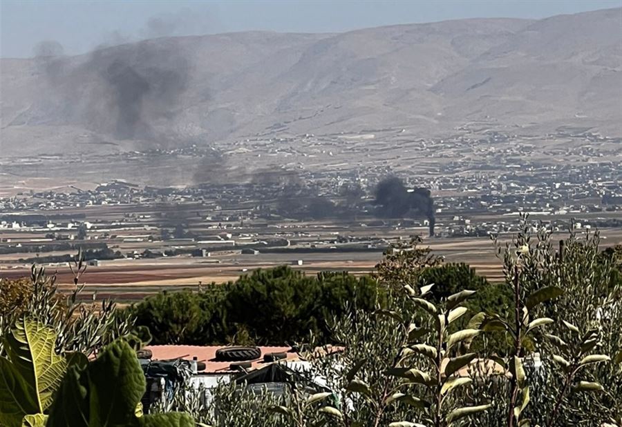 قتلى وجرحى جرّاء استهداف سيارة على طريق بعلبك قتلى وجرحى جرّاء استهداف سيارة على طريق بعلبك