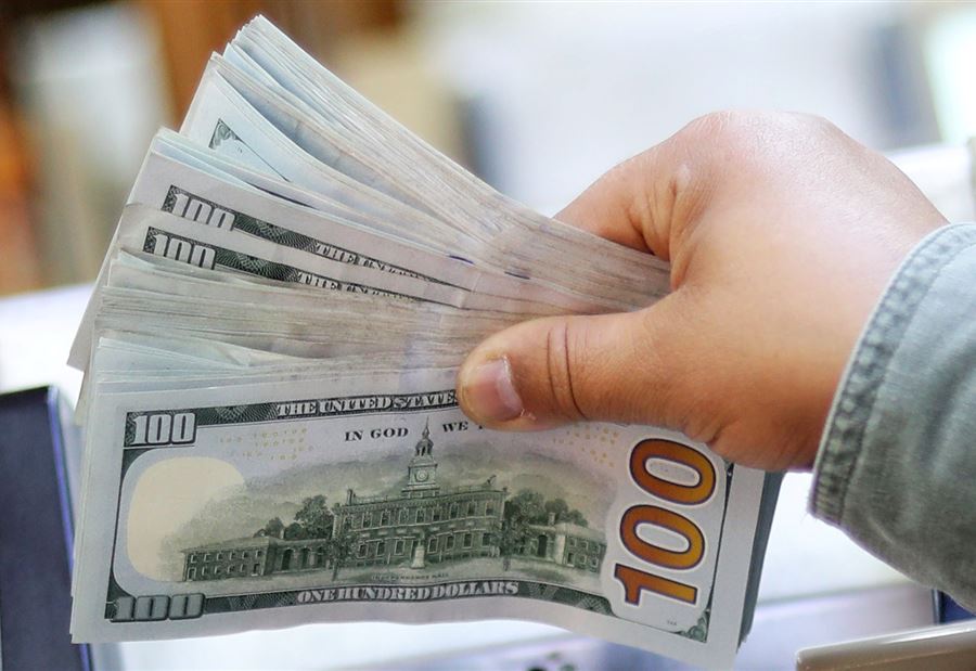 سعر الدولار لدى الصرافين اليوم الإثنين