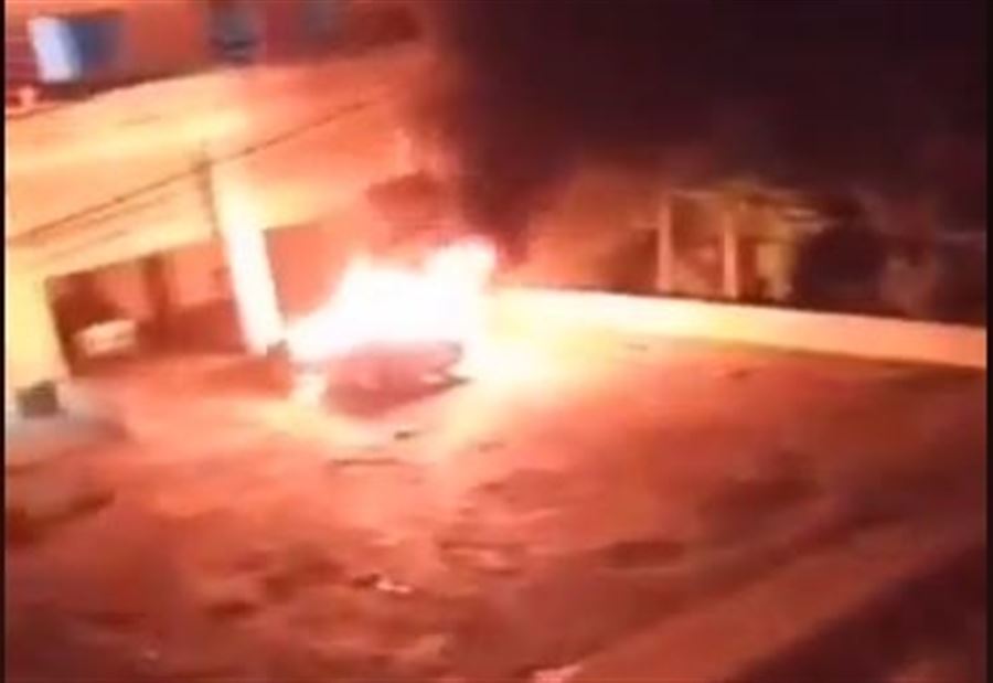 بالفيديو: فوضى في بلدة لبنانية.. قتيل وجرحى وإحراق سيارات!